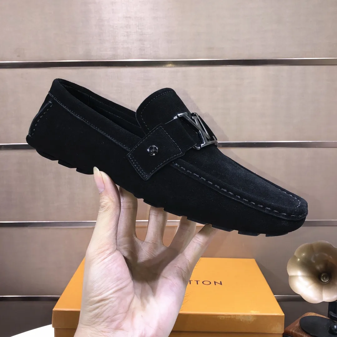 Men's men's shoes 💰420💰 [LV Doudou shoes] (water-dyed cowhide lining) new model is on the market, available on the official website. The new Doudou shoes are processed into single-color materials, and the uppers are made of imported cowhide material. The body of the shoe is fully hemmed with mark thread, and is lined with imported original cowhide leather. The elegant shoe shape is super suitable for all-matching, and the size is 38-44.